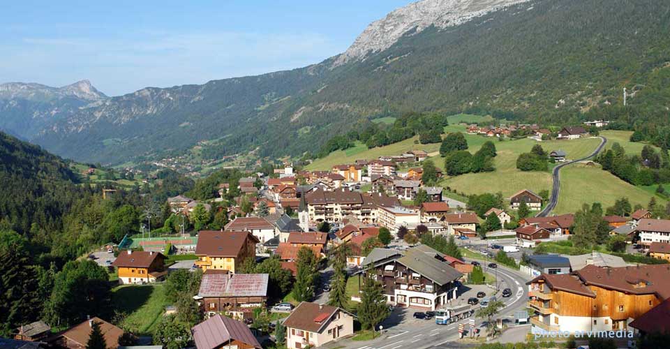 Saint Jean de Sixt village touristique Alpes de haute savoie photo arvimedia